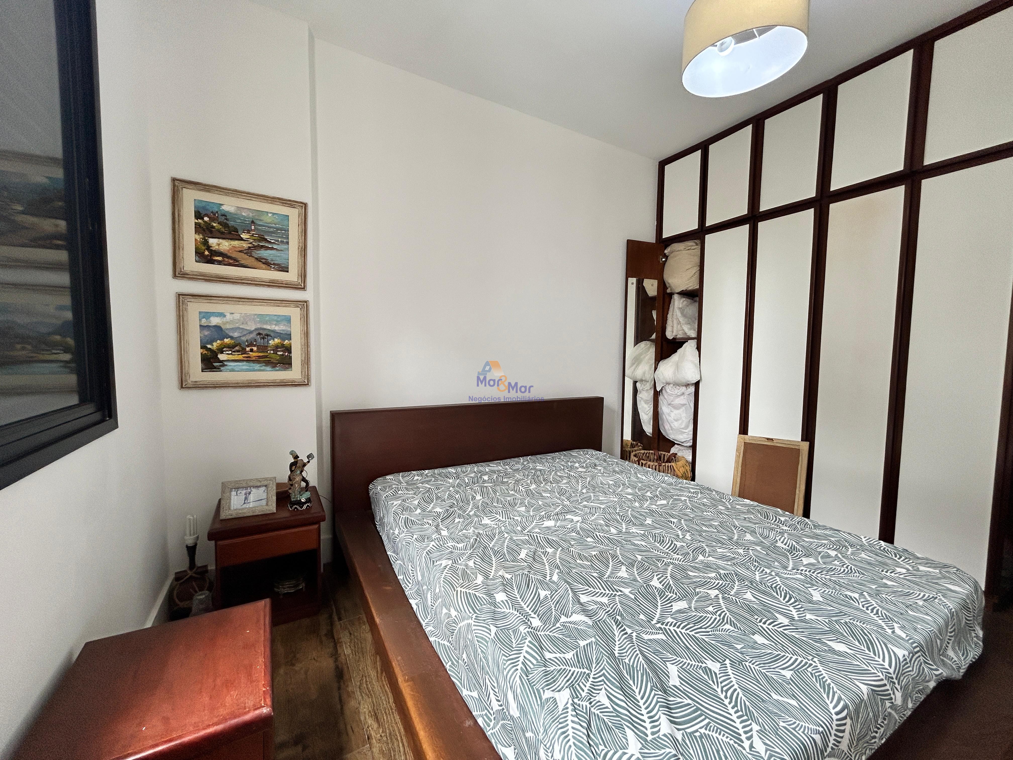 Apartamento na Praia das Pitangueiras, Guarujá - SP