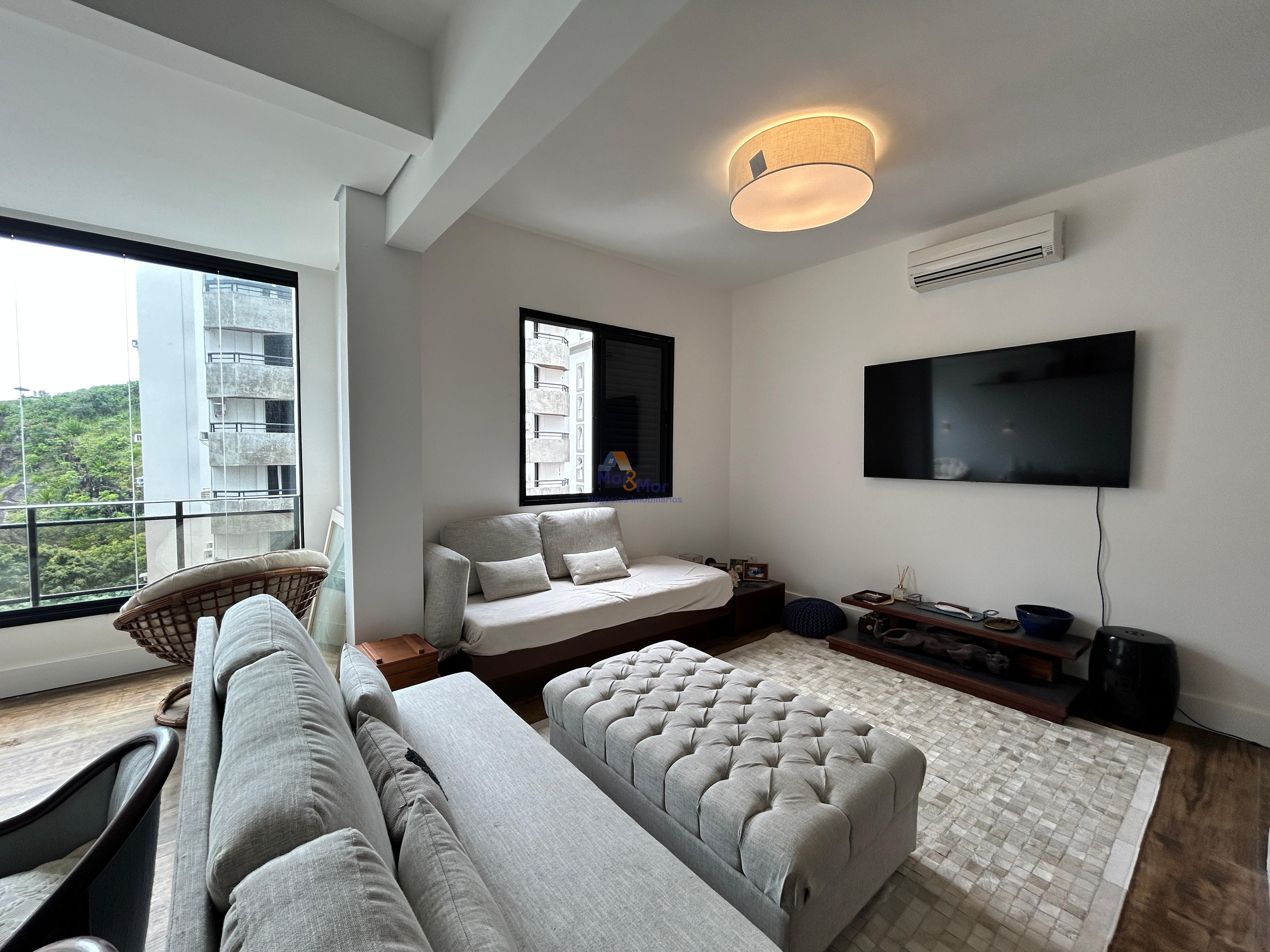 Apartamento na Praia das Pitangueiras, Guarujá - SP