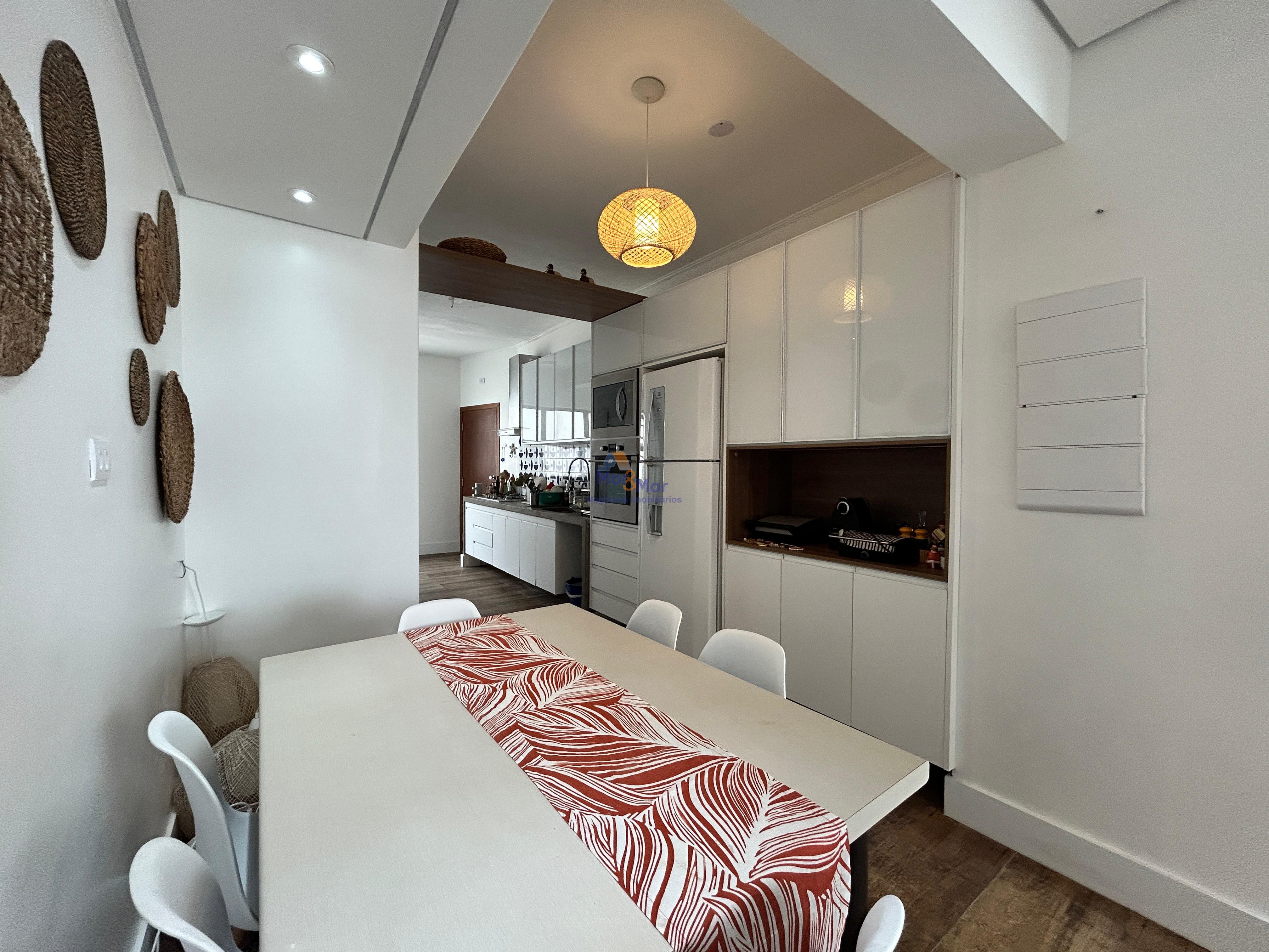 Apartamento na Praia das Pitangueiras, Guarujá - SP