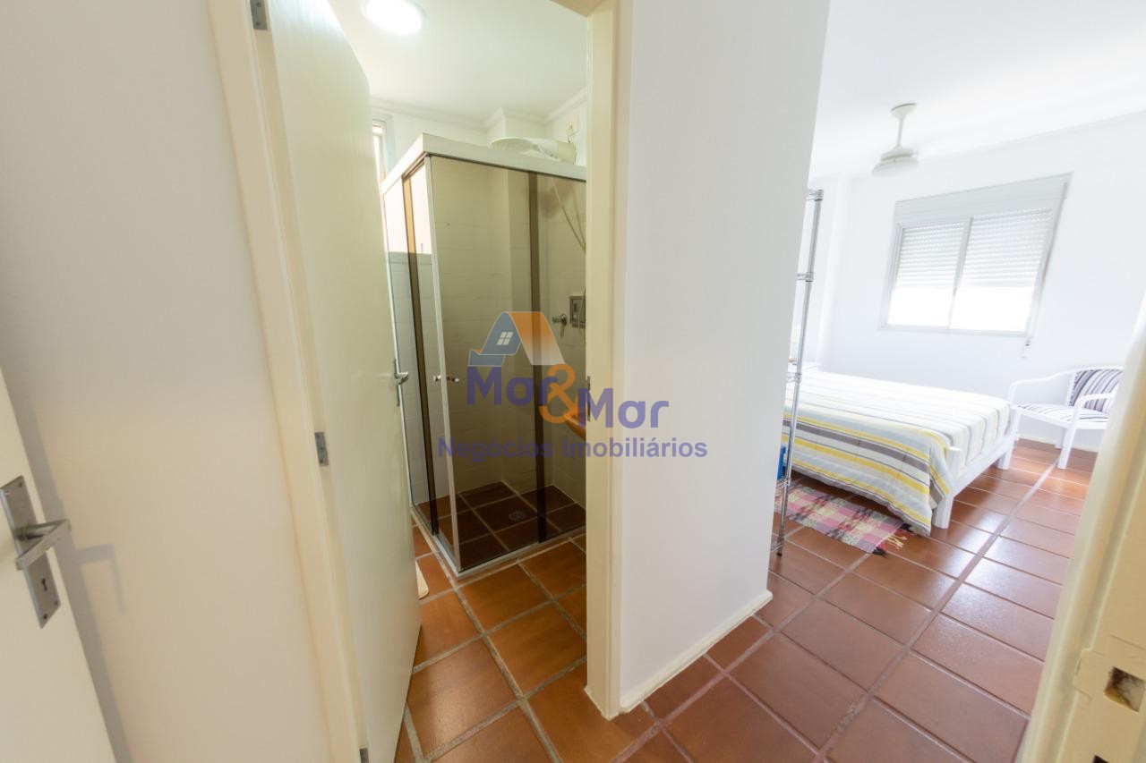 Apartamento na Praia da Enseada, Guarujá - SP