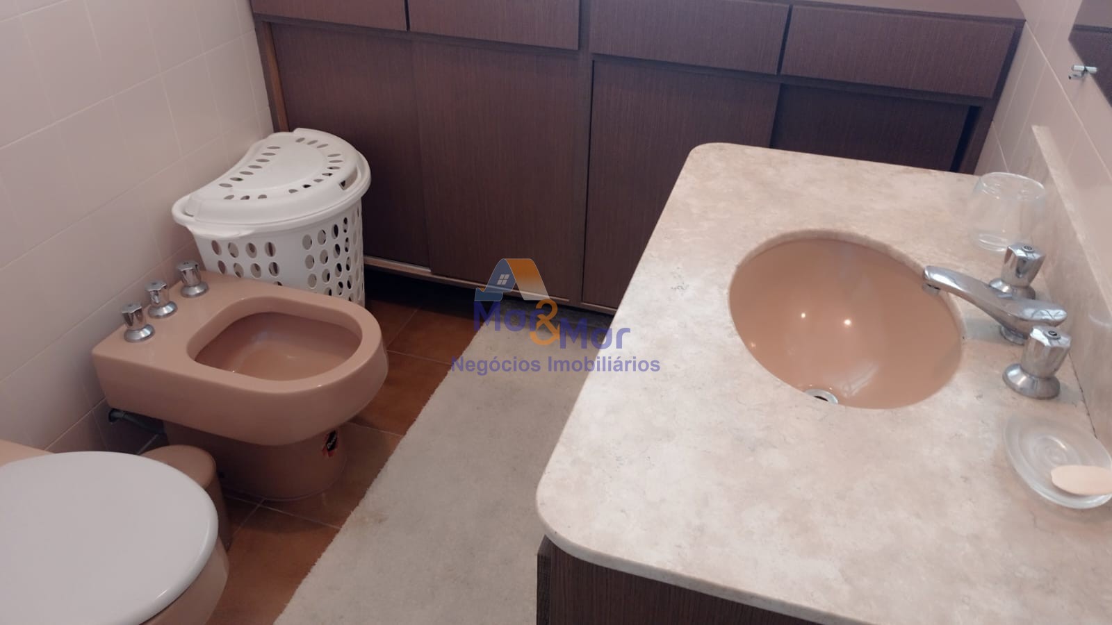 Apartamento à Venda e Locação em Pitangueiras !