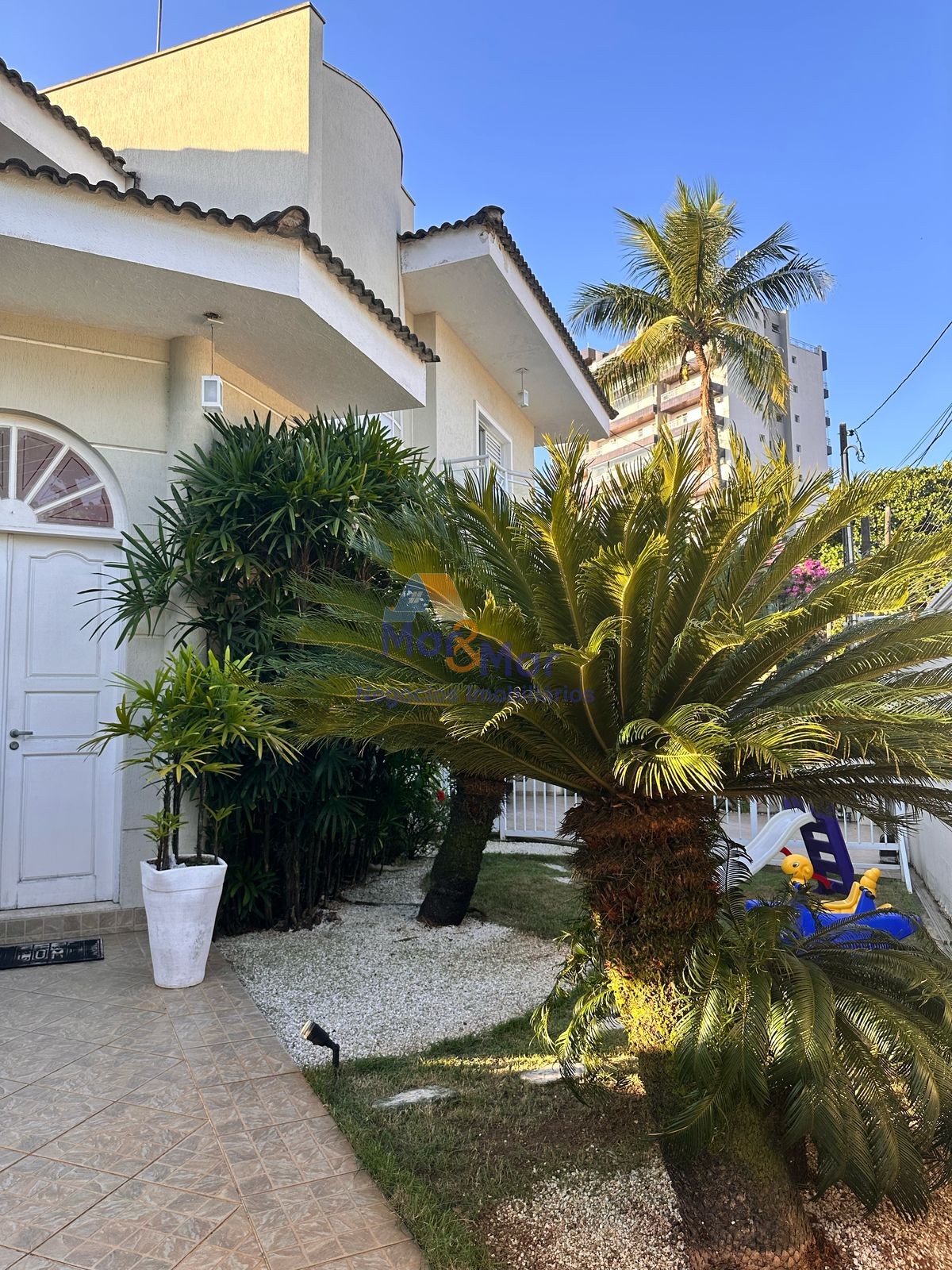 Casa à Venda Praia do Tombo - GUARUJÁ - SP