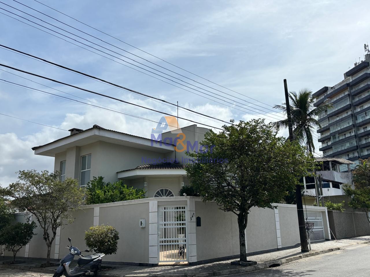 Casa à Venda Praia do Tombo - GUARUJÁ - SP