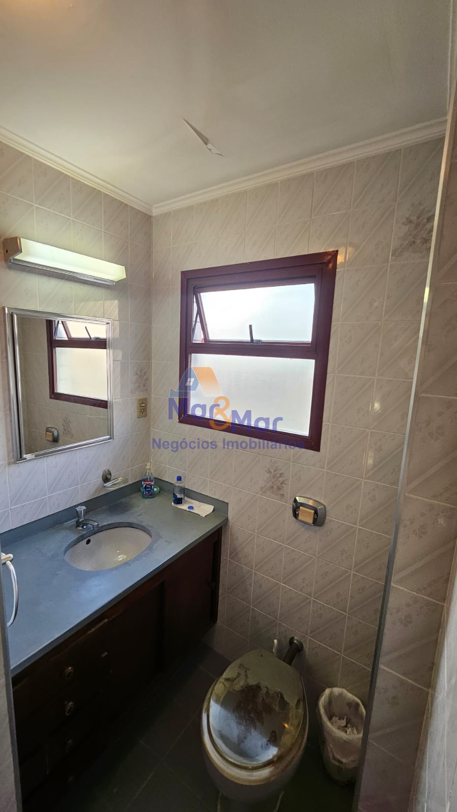Apartamento na Praia das Astúrias, Guarujá - SP