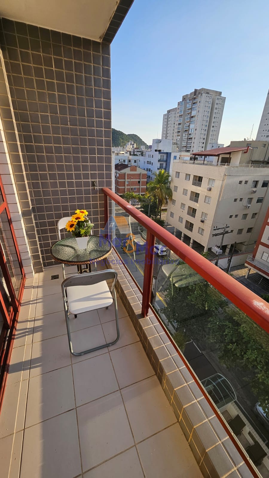Apartamento na Praia das Astúrias, Guarujá - SP