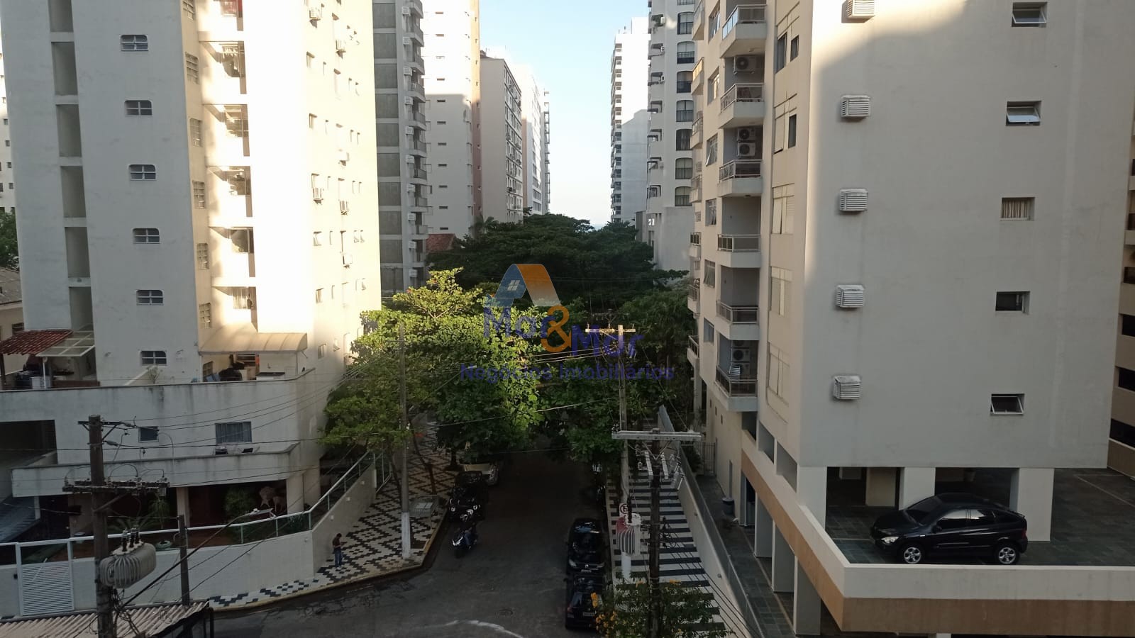 Apartamento na Praia das Pitangueiras, Guarujá - SP