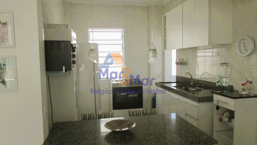 Apartamento na Praia das Pitangueiras, Guarujá - SP
