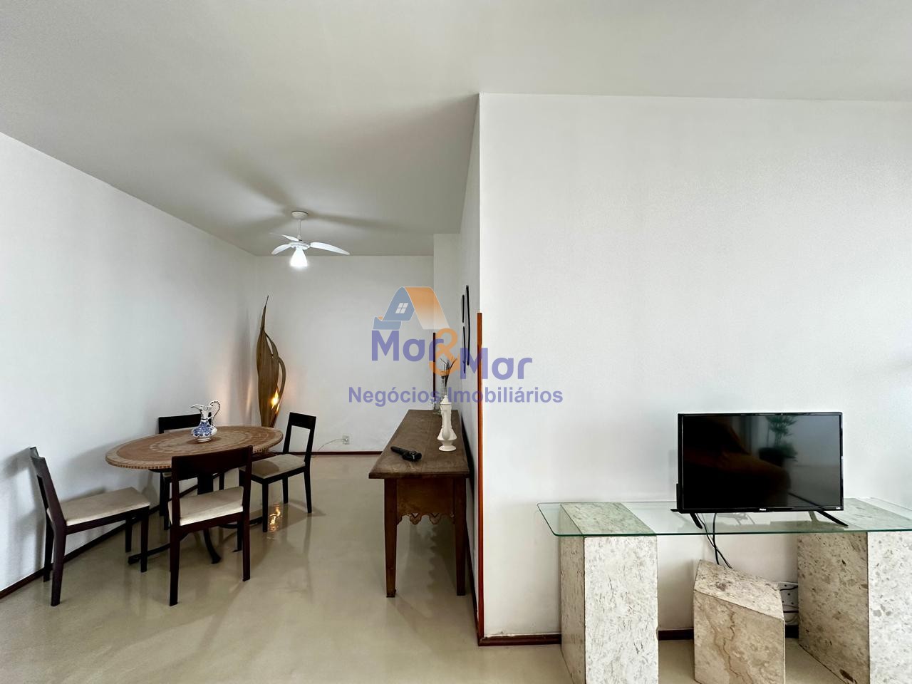 Apartamento na Praia das Pitangueiras, Guarujá - SP