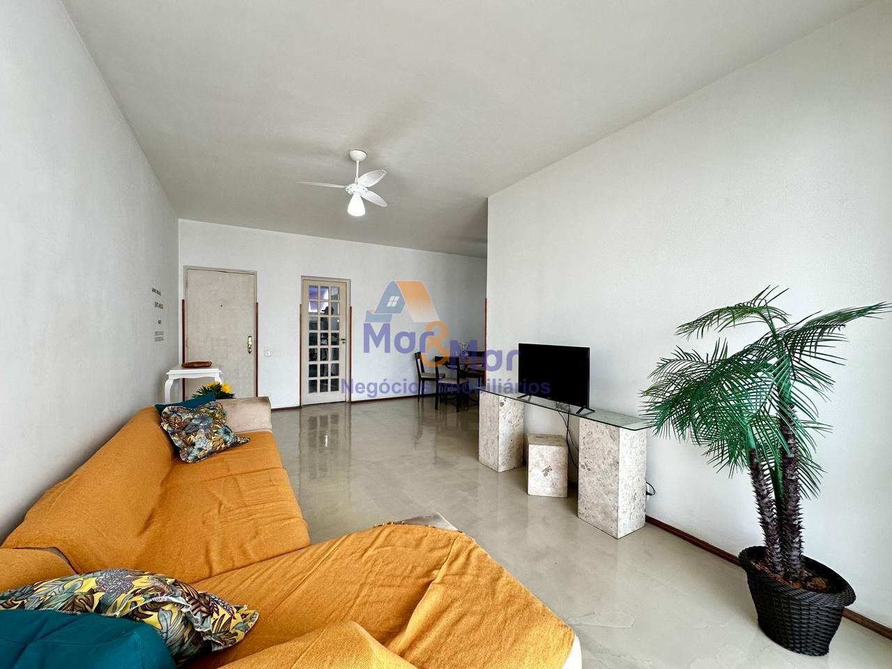 Apartamento na Praia das Pitangueiras, Guarujá - SP