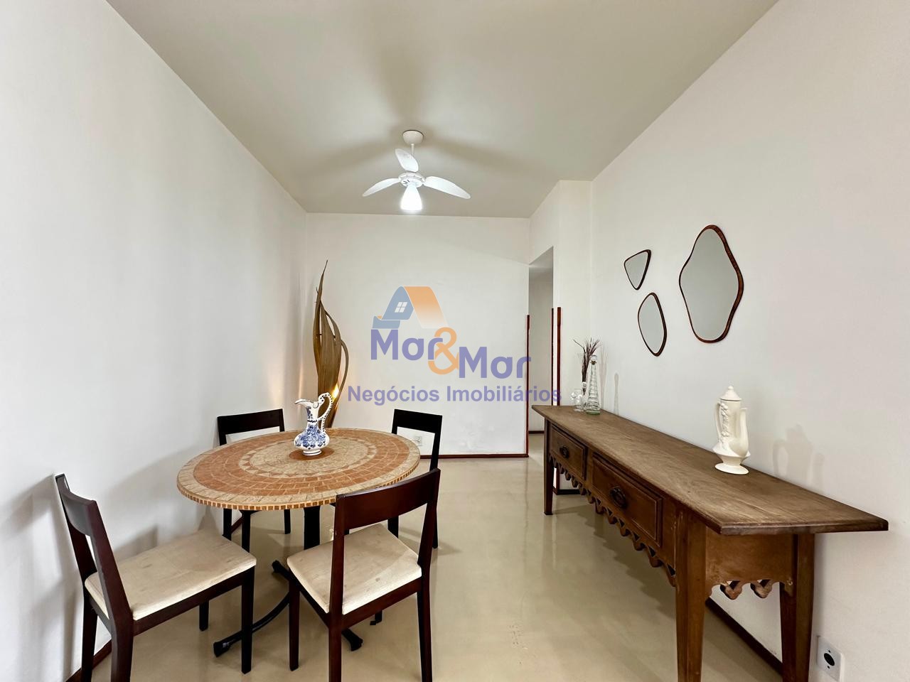 Apartamento na Praia das Pitangueiras, Guarujá - SP