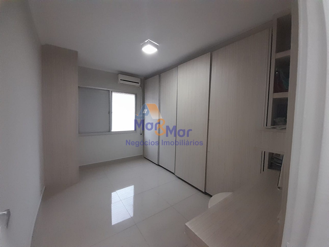 Apartamento na Praia da Enseada, Guarujá - SP