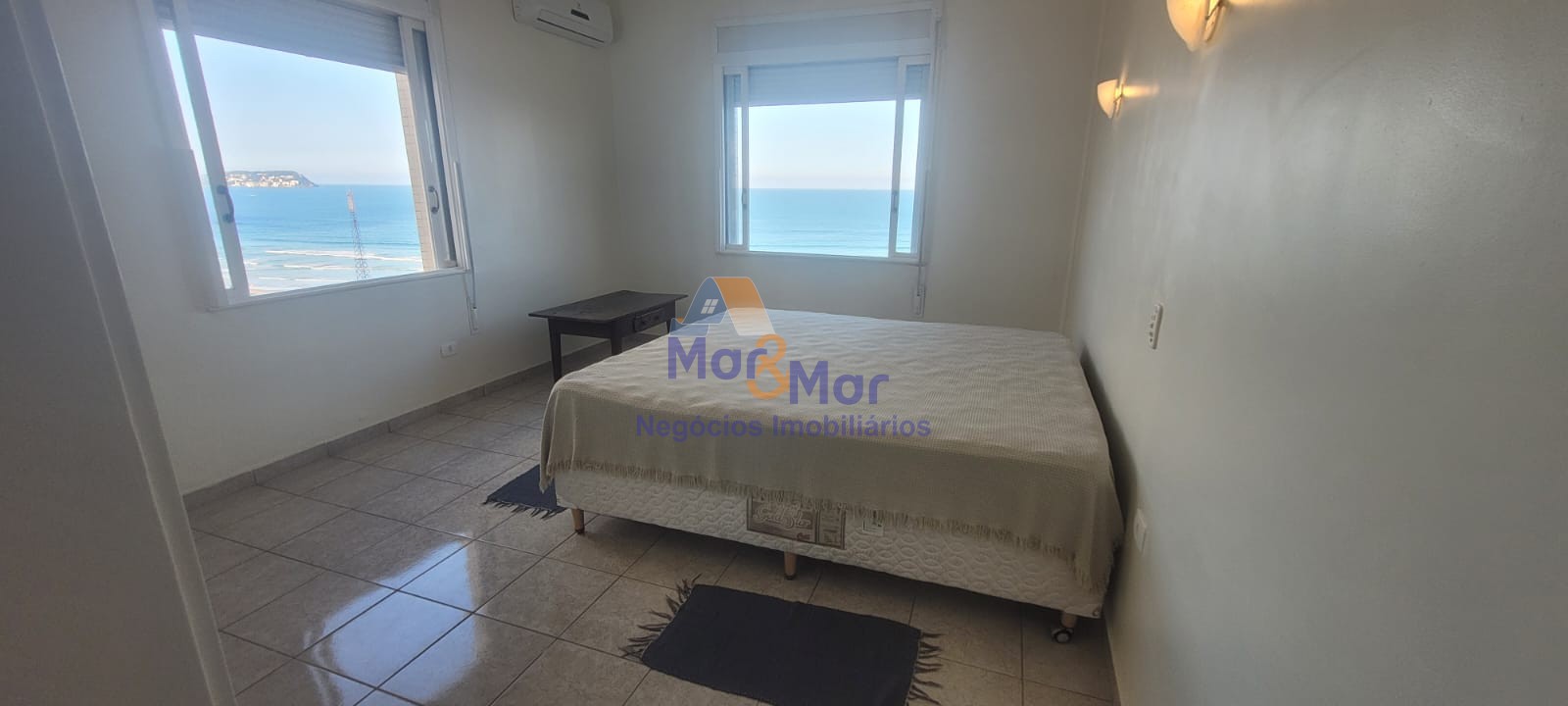 Apartamento Frente ao Mar nas Pitangueiras, Guarujá - SP