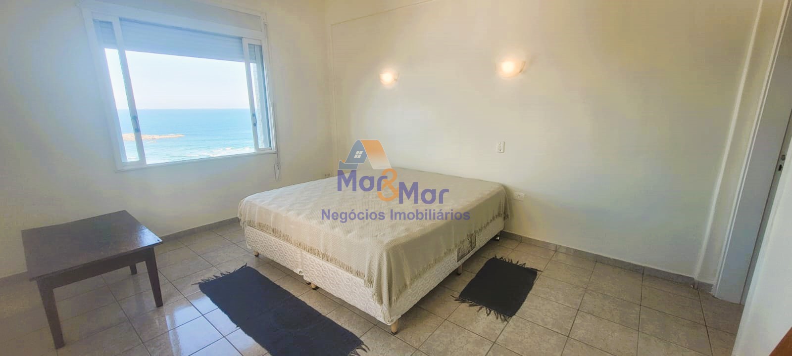 Apartamento Frente ao Mar nas Pitangueiras, Guarujá - SP