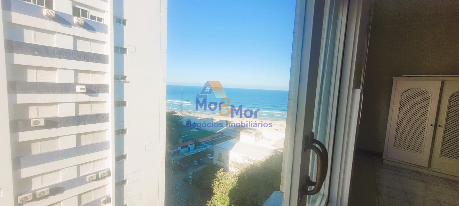 Apartamento Frente ao Mar nas Pitangueiras, Guarujá - SP