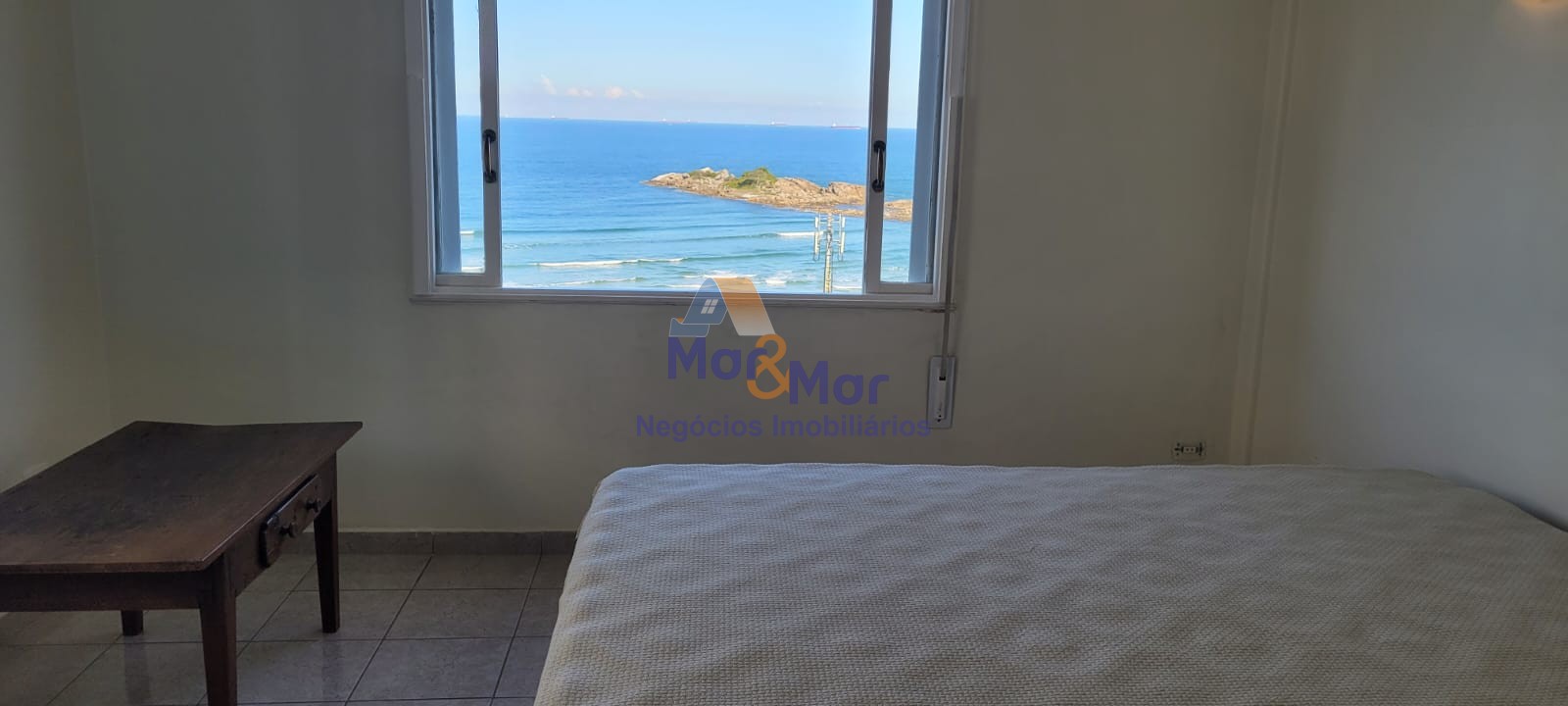 Apartamento Frente ao Mar nas Pitangueiras, Guarujá - SP