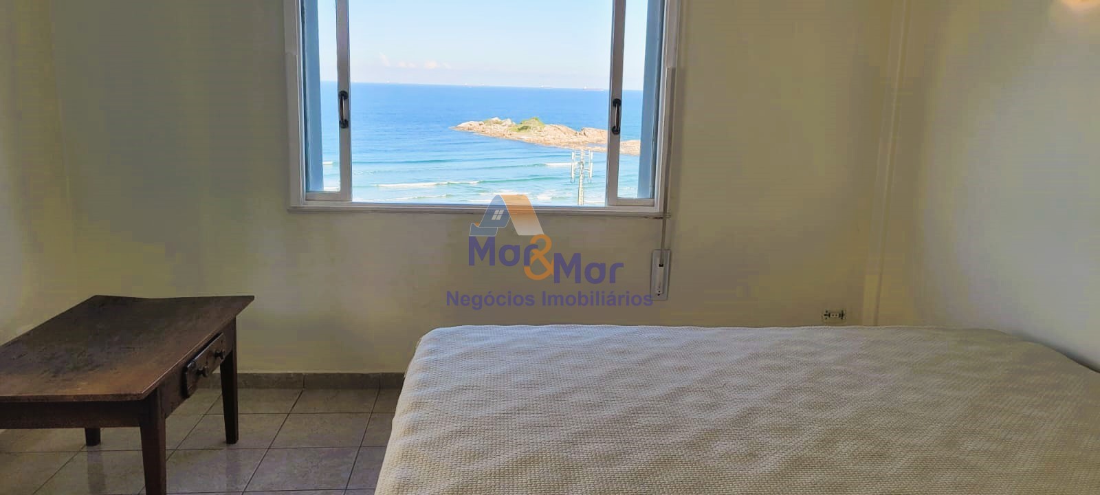 Apartamento Frente ao Mar nas Pitangueiras, Guarujá - SP