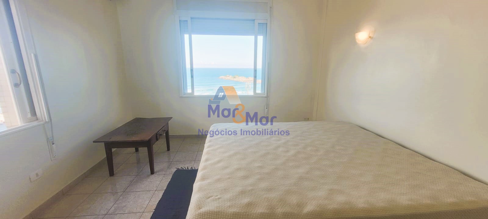 Apartamento Frente ao Mar nas Pitangueiras, Guarujá - SP