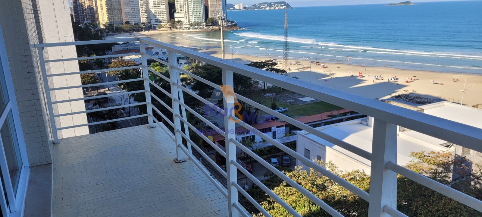 Apartamento Frente ao Mar nas Pitangueiras, Guarujá - SP