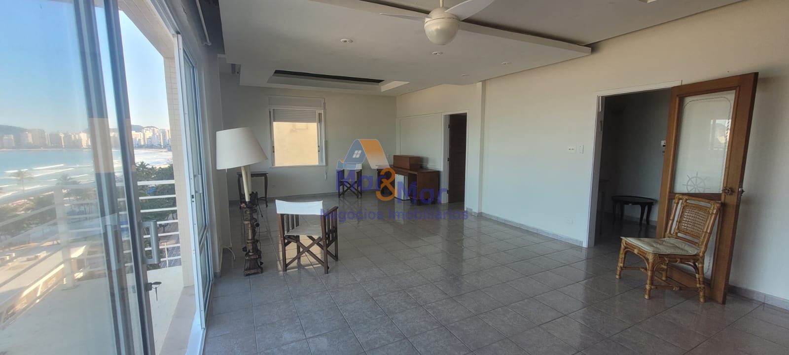 Apartamento Frente ao Mar nas Pitangueiras, Guarujá - SP
