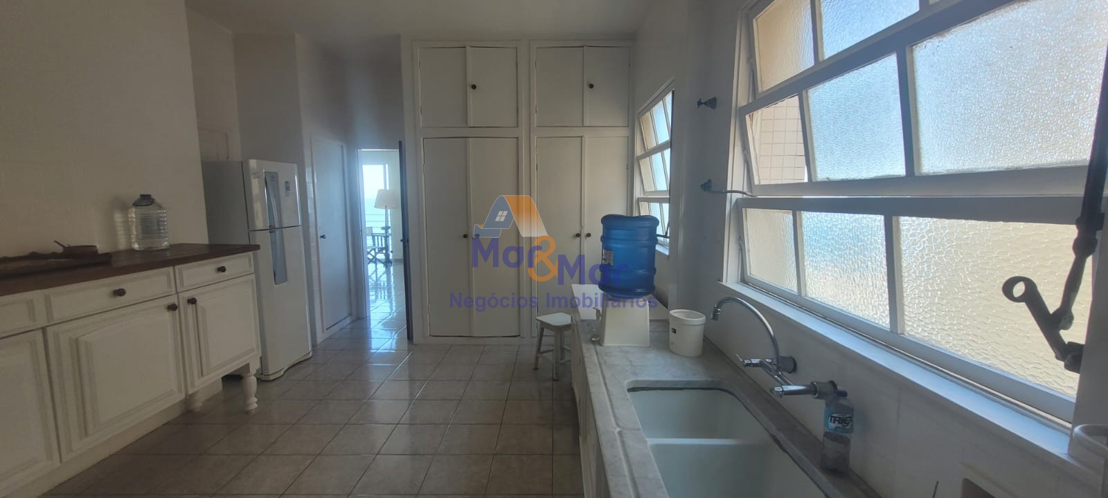 Apartamento Frente ao Mar nas Pitangueiras, Guarujá - SP