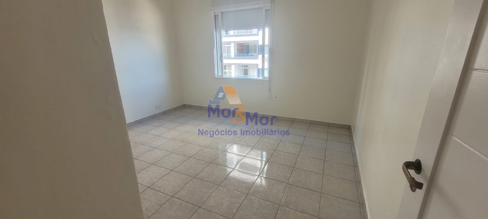 Apartamento Frente ao Mar nas Pitangueiras, Guarujá - SP
