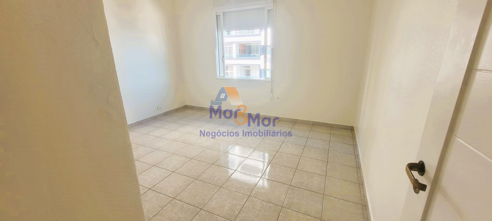 Apartamento Frente ao Mar nas Pitangueiras, Guarujá - SP