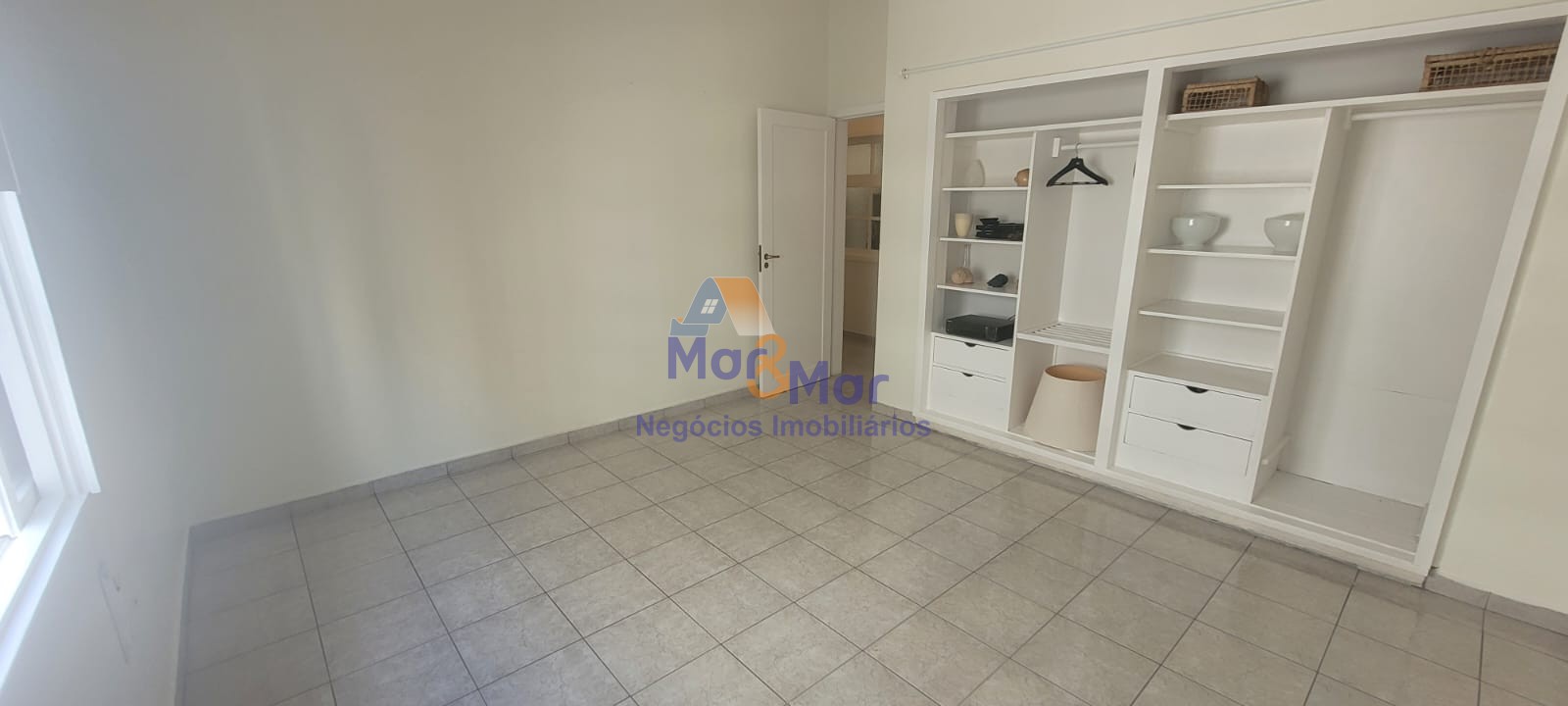Apartamento Frente ao Mar nas Pitangueiras, Guarujá - SP