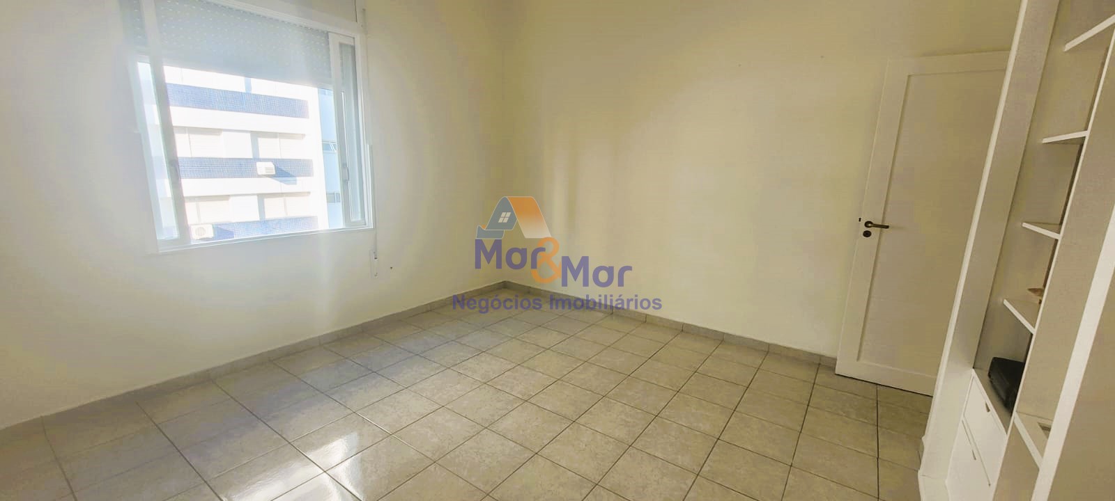 Apartamento Frente ao Mar nas Pitangueiras, Guarujá - SP