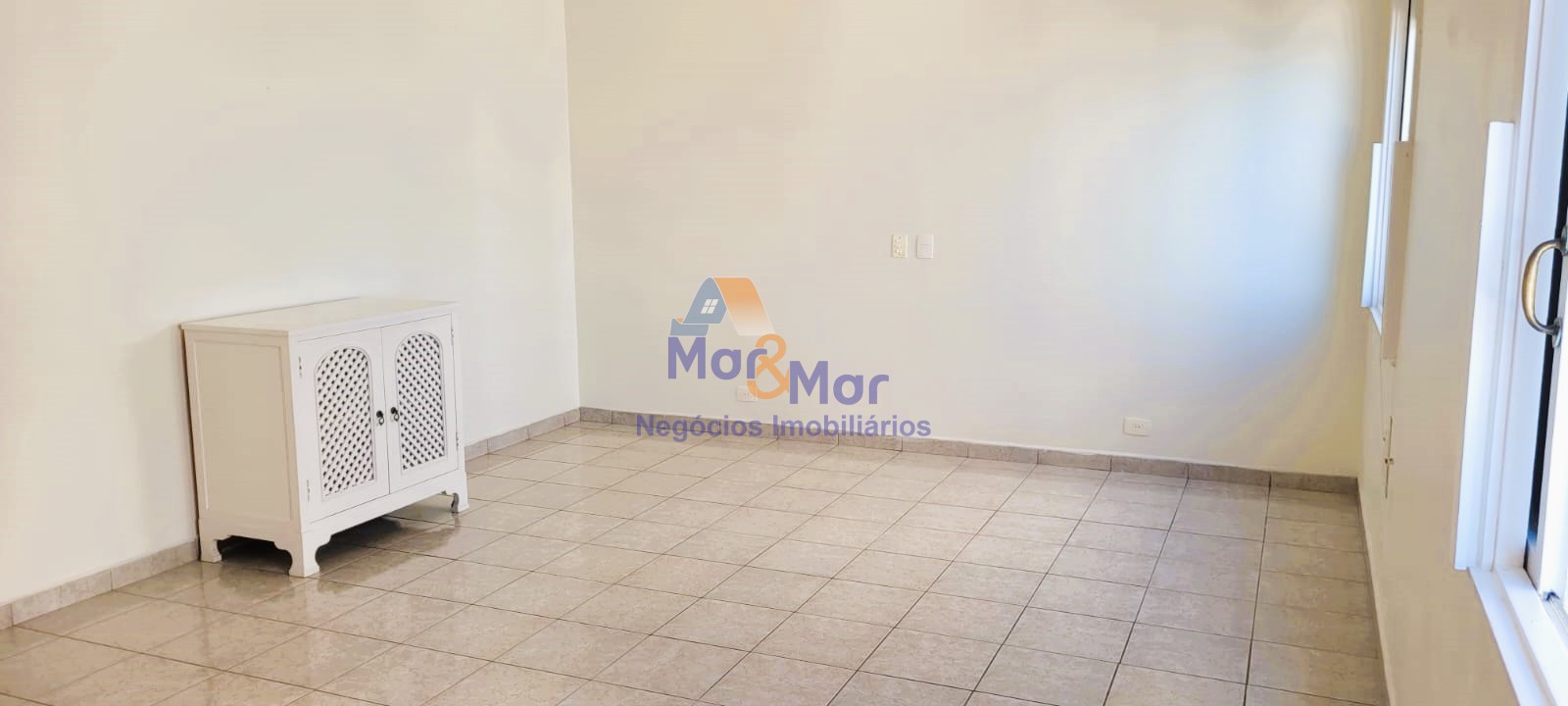 Apartamento Frente ao Mar nas Pitangueiras, Guarujá - SP