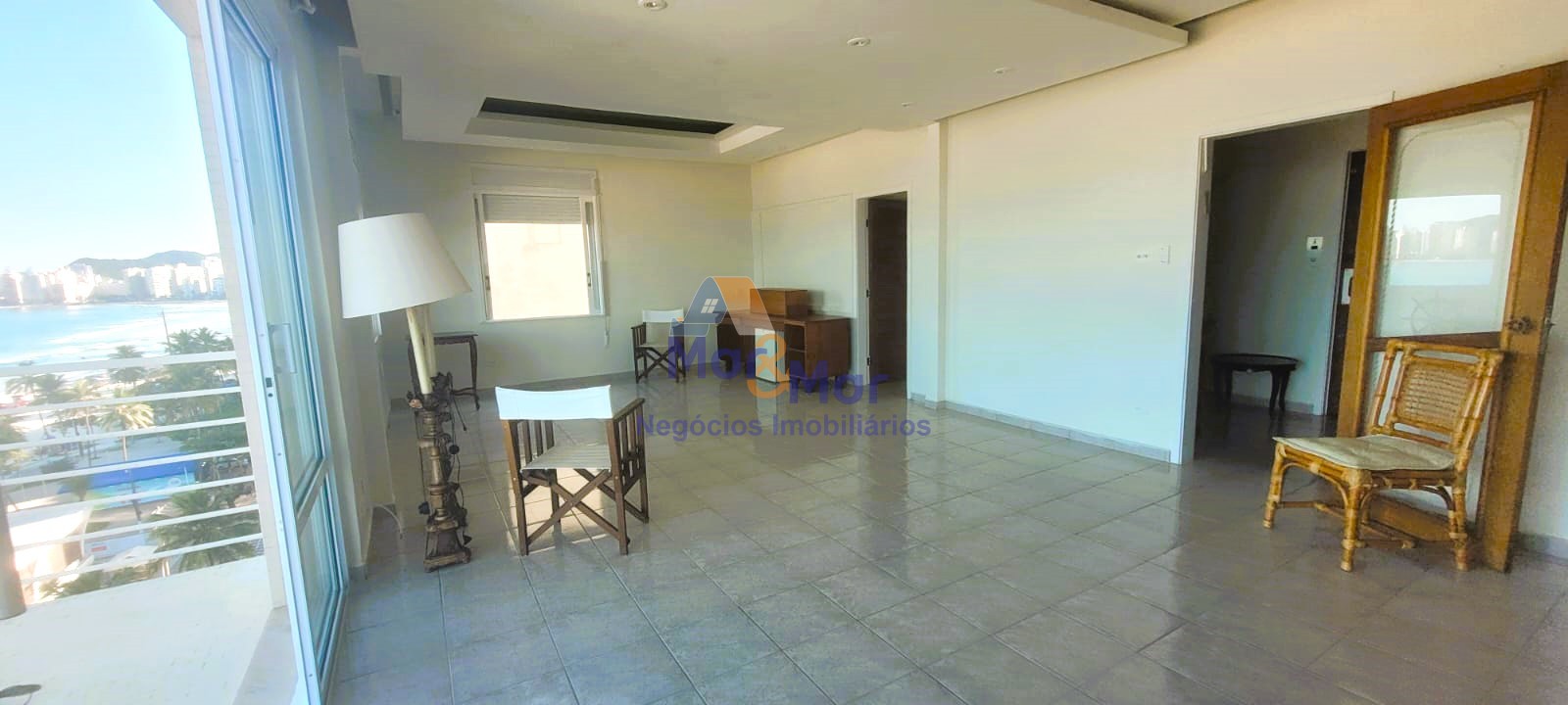 Apartamento Frente ao Mar nas Pitangueiras, Guarujá - SP
