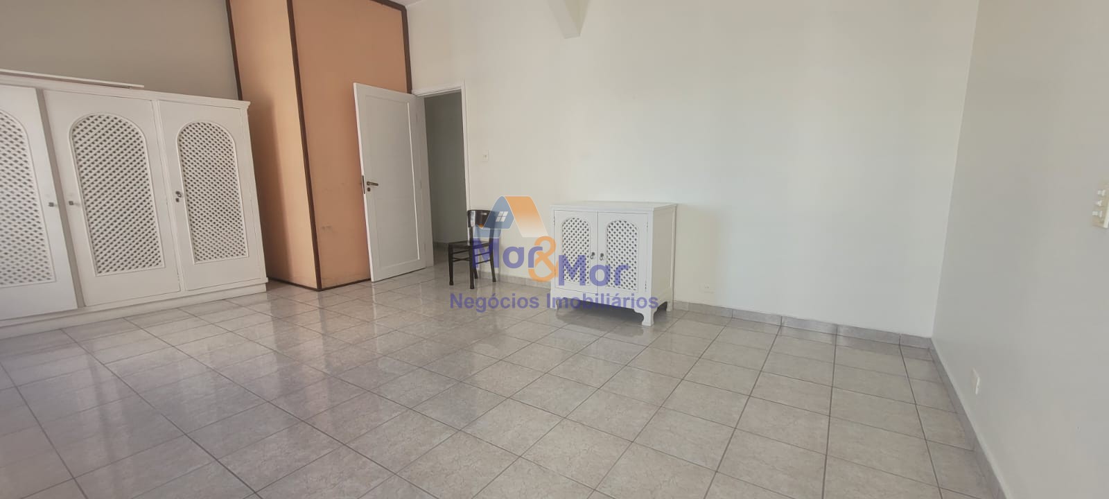Apartamento Frente ao Mar nas Pitangueiras, Guarujá - SP