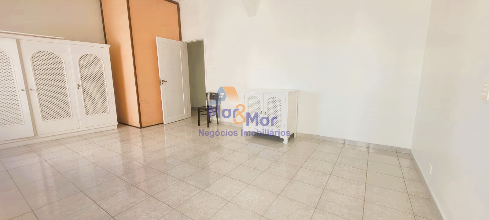 Apartamento Frente ao Mar nas Pitangueiras, Guarujá - SP