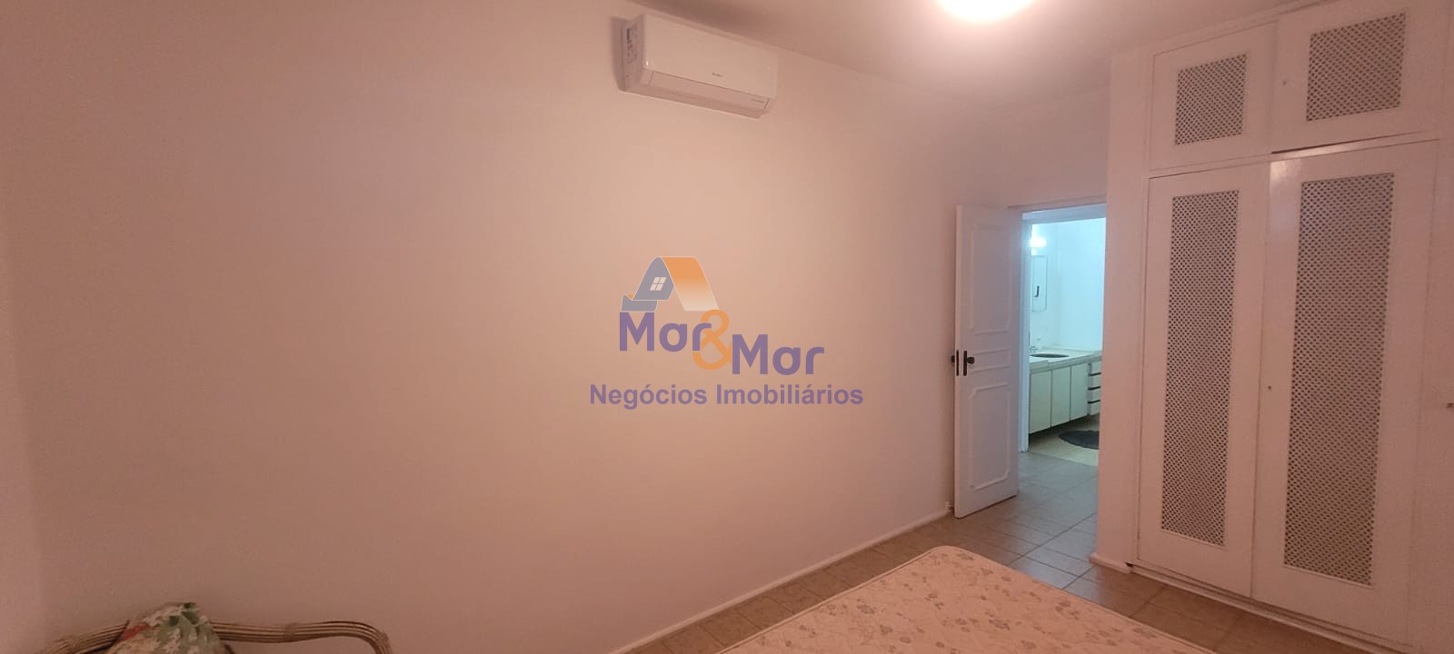 Apartamento Frente ao Mar nas Pitangueiras, Guarujá - SP