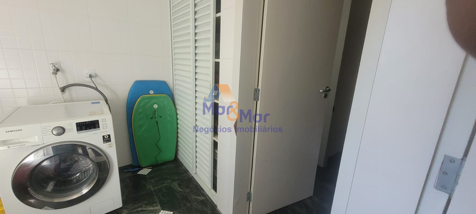 Duplex à Venda na Praia das Pitangueiras - Guarujá
