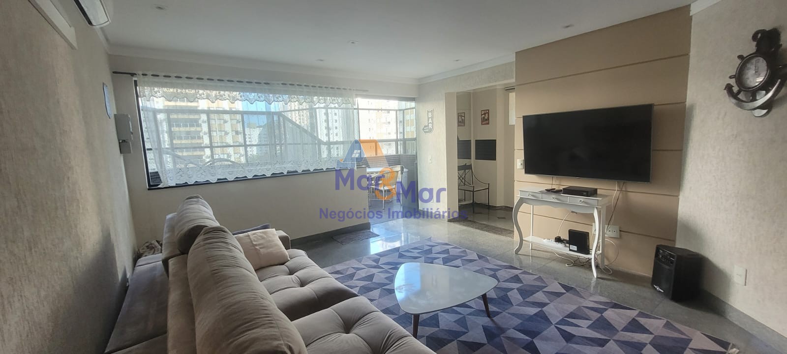 Duplex à Venda na Praia das Pitangueiras - Guarujá
