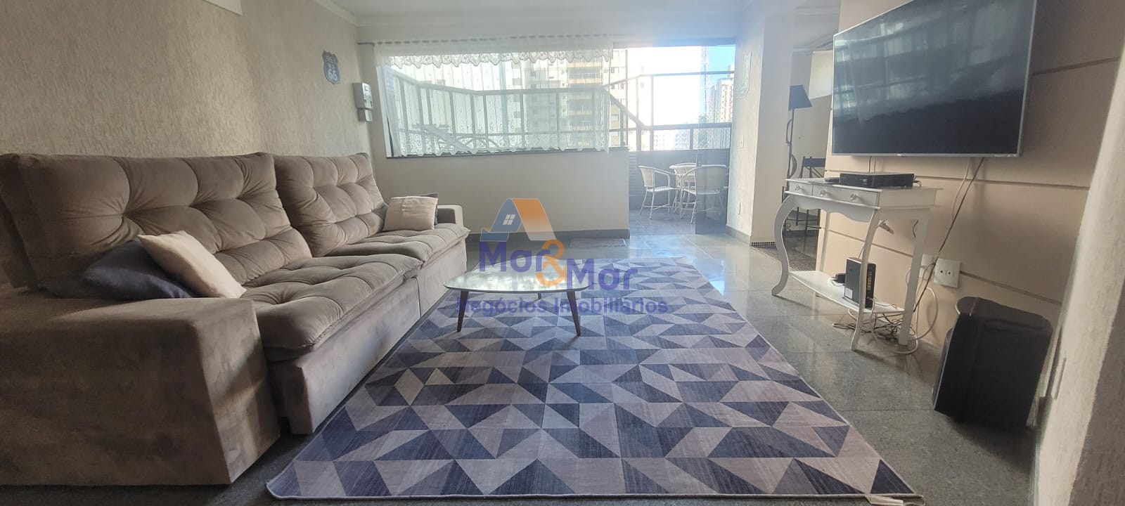 Duplex à Venda na Praia das Pitangueiras - Guarujá