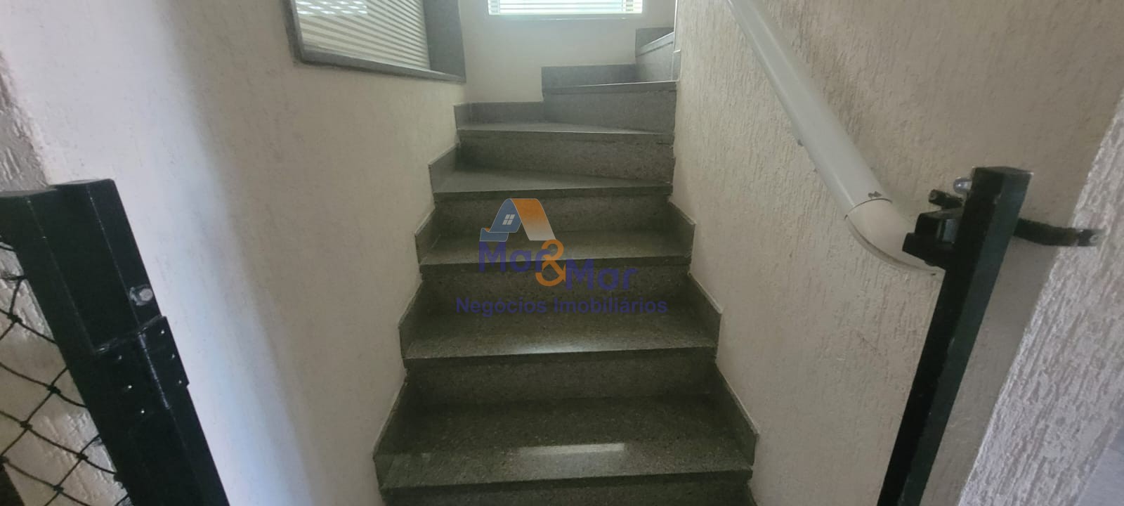 Duplex à Venda na Praia das Pitangueiras - Guarujá