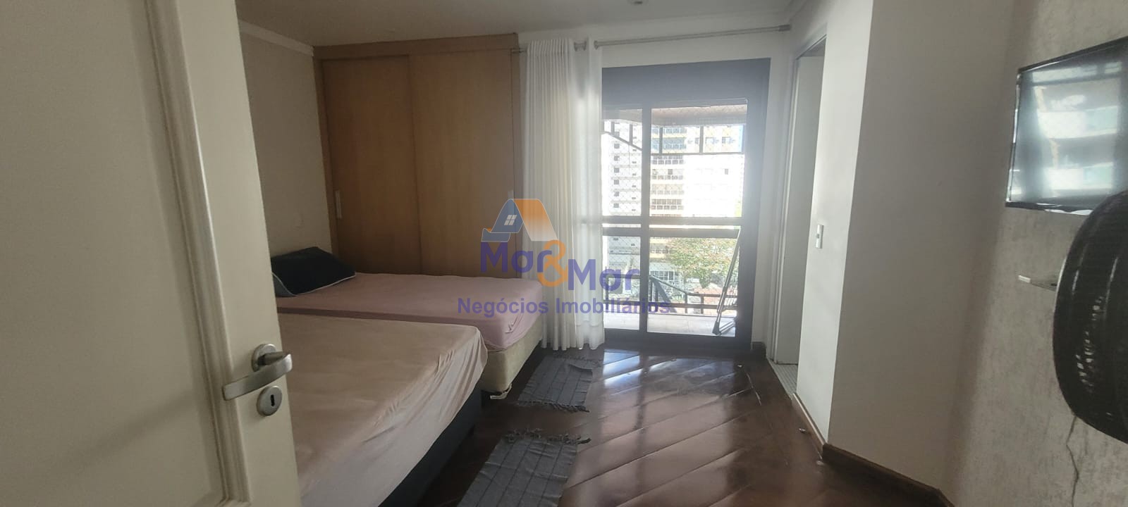 Duplex à Venda na Praia das Pitangueiras - Guarujá