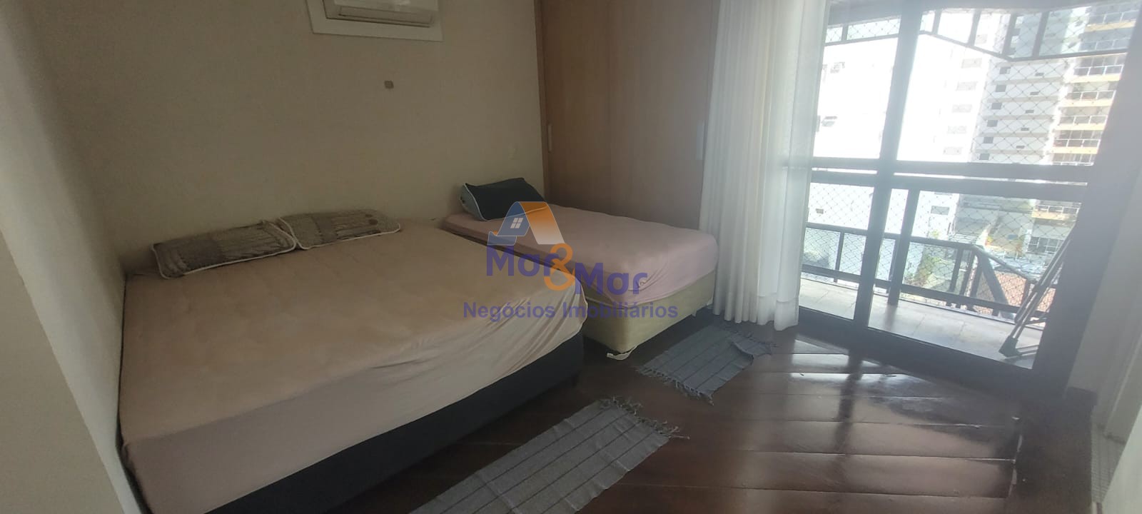 Duplex à Venda na Praia das Pitangueiras - Guarujá