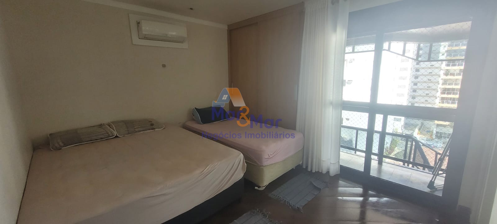 Duplex à Venda na Praia das Pitangueiras - Guarujá