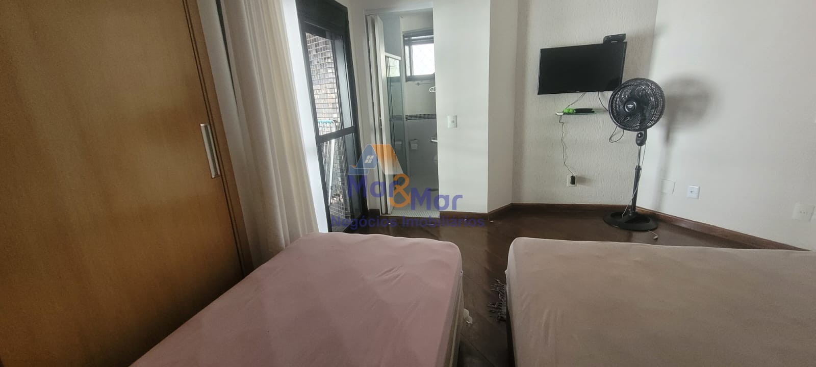 Duplex à Venda na Praia das Pitangueiras - Guarujá