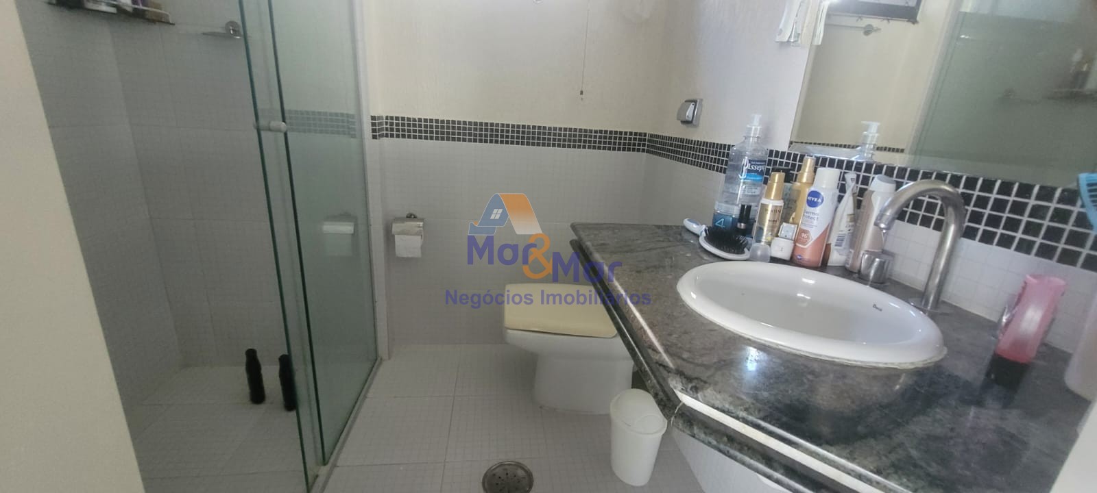 Duplex à Venda na Praia das Pitangueiras - Guarujá