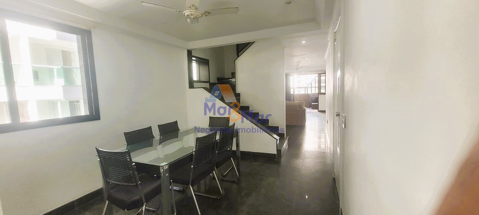 Apartamento Duplex na Praia das Pitangueiras!