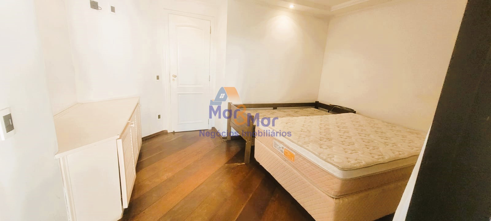 Apartamento Duplex na Praia das Pitangueiras!