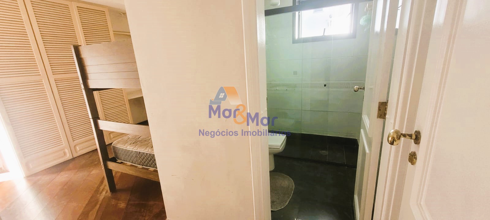 Apartamento Duplex na Praia das Pitangueiras!