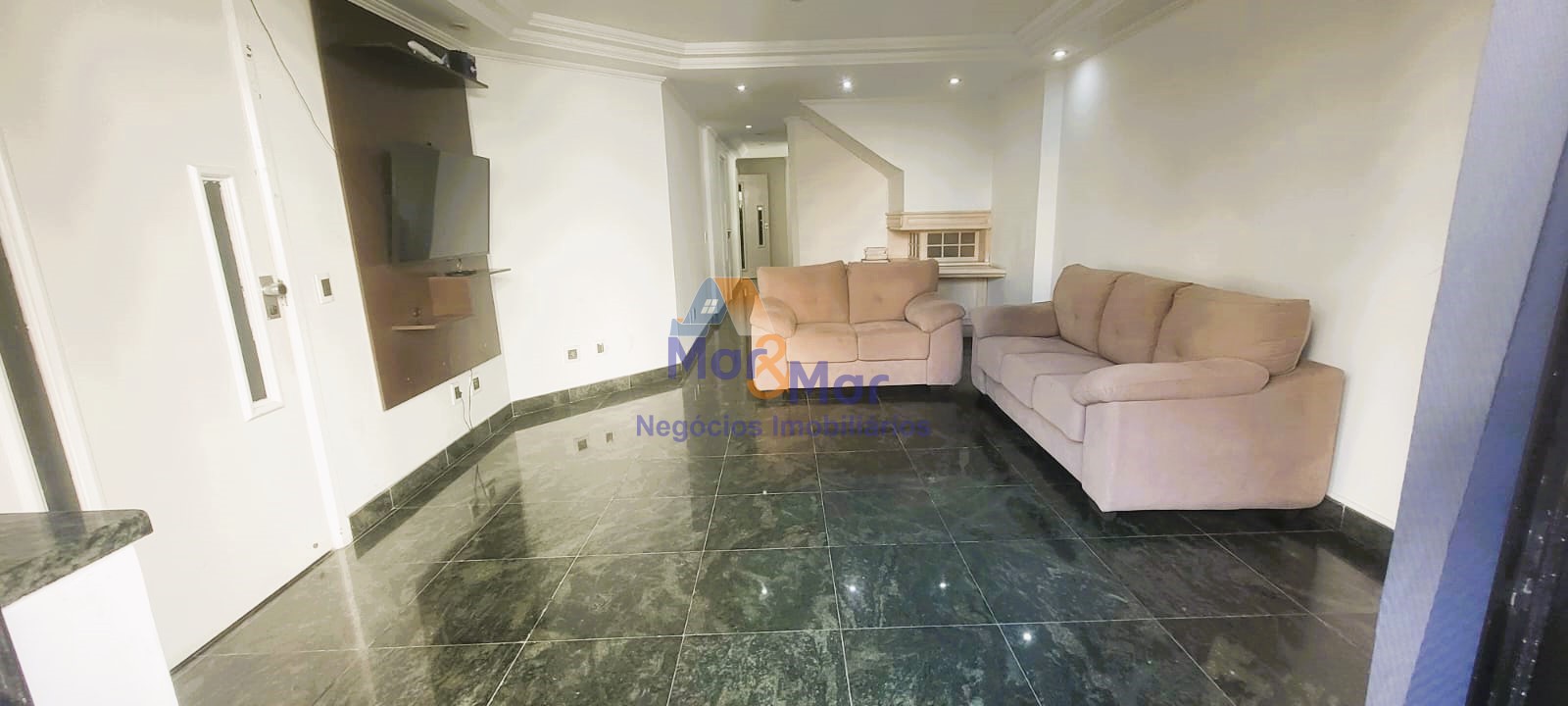 Apartamento Duplex na Praia das Pitangueiras!