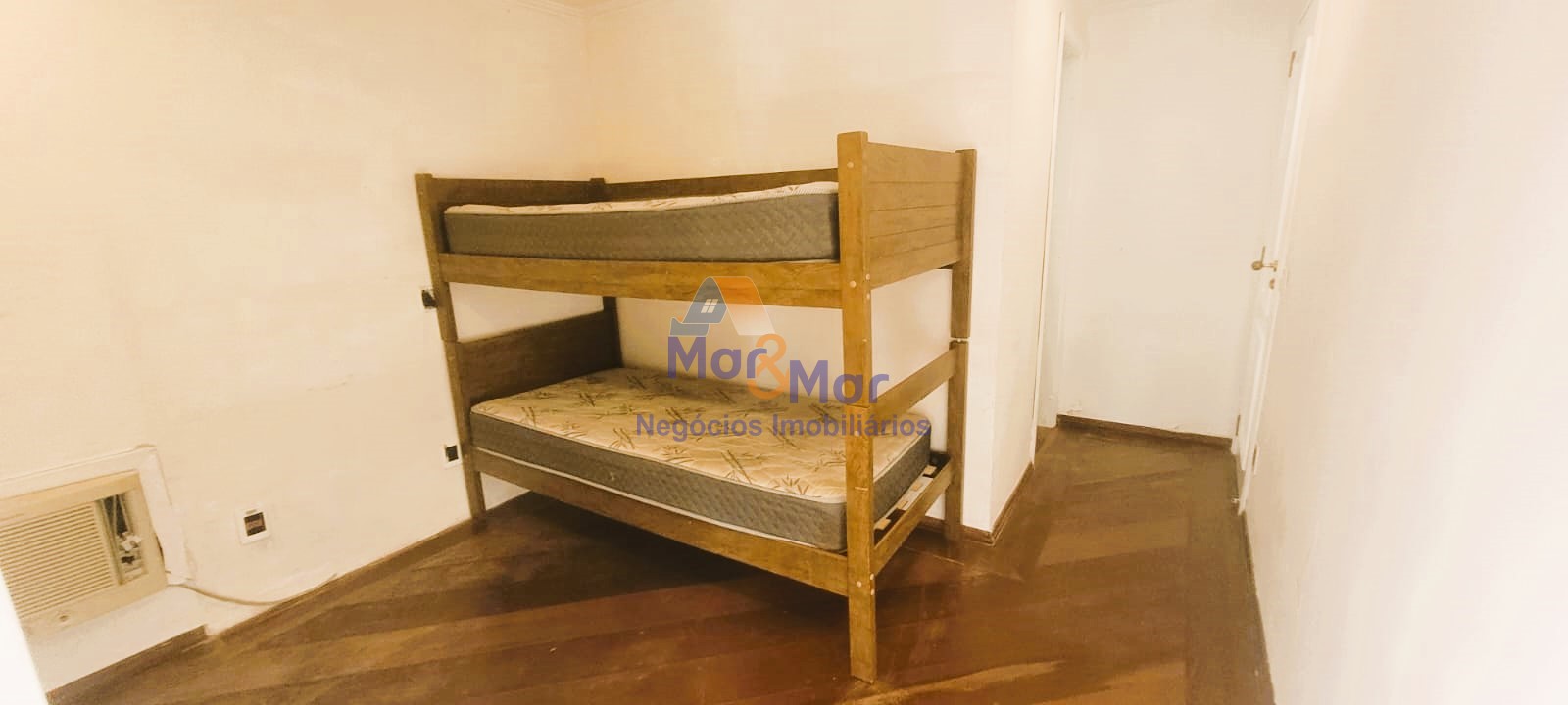 Apartamento Duplex na Praia das Pitangueiras!
