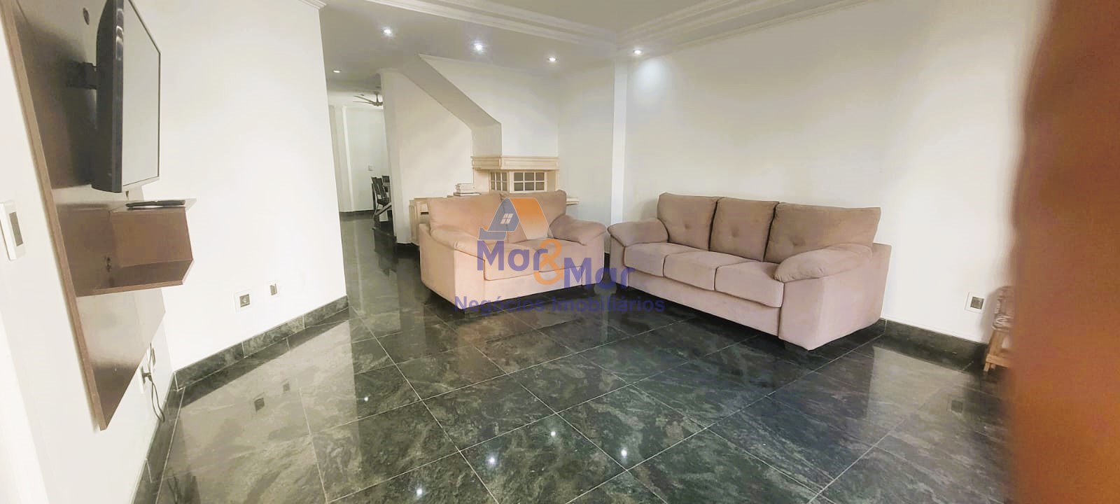 Apartamento Duplex na Praia das Pitangueiras!