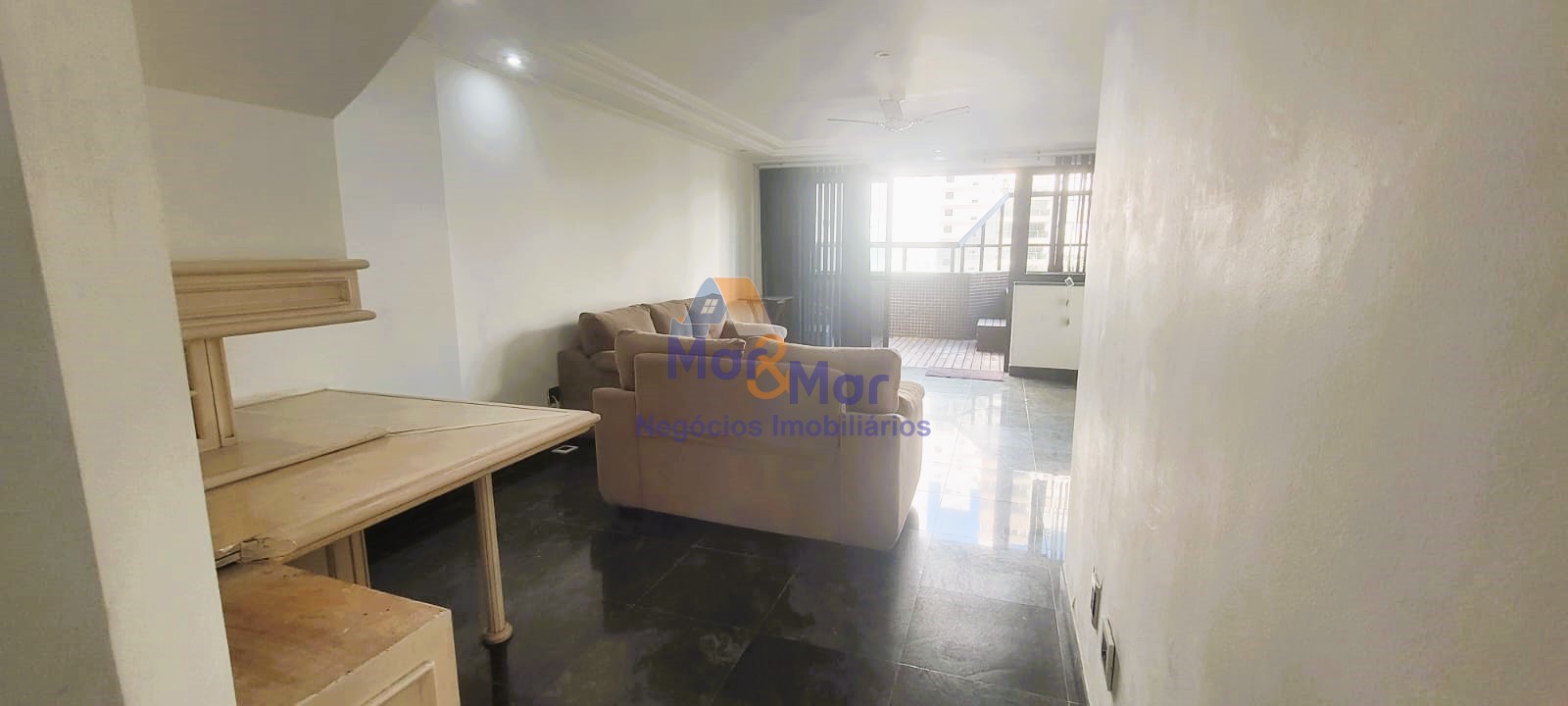 Apartamento Duplex na Praia das Pitangueiras!