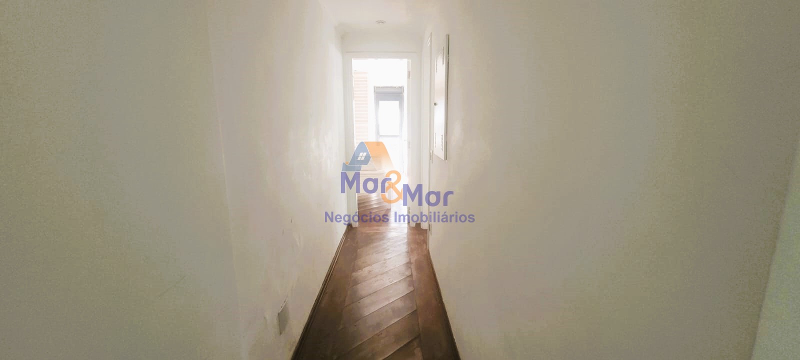 Apartamento Duplex na Praia das Pitangueiras!